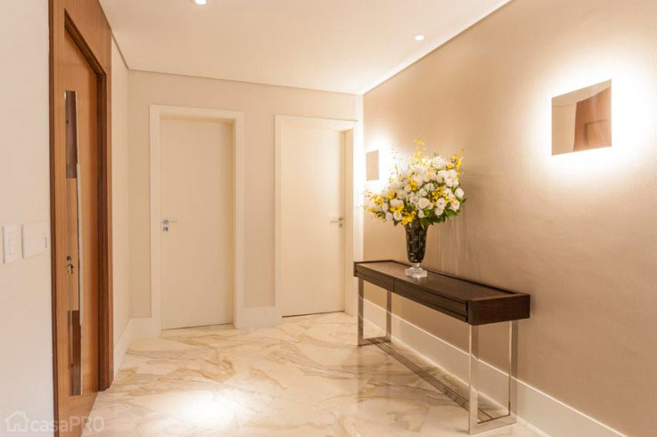 Hall de entrada projetado por Luciana Latorre.