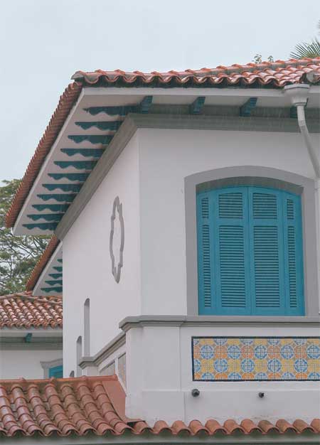 Neocolonial popular - Nos anos 40, o neocolonial &eacute; simplificado e in...