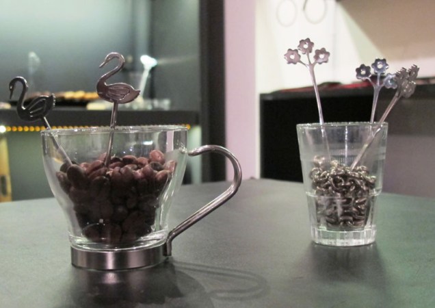 Da CUT! Design, misturador de café. Cada embalagem contém quatro unidades e sai por R$ 140