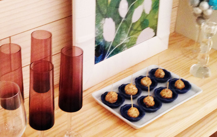 Aprenda a fazer um pirulito de uva com queijo de cabra