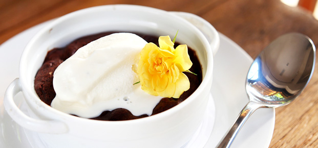 adoce-a-tarde-com-uma-deliciosa-cacarola-de-chocolate