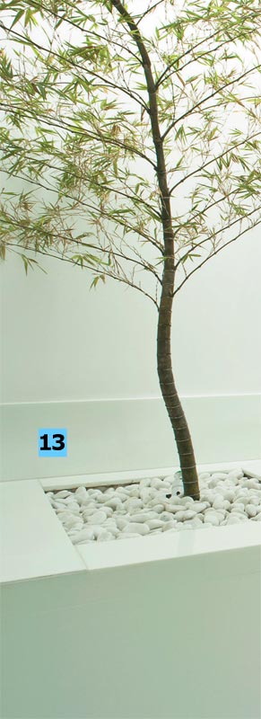 13. Exceto pela &aacute;rea do chuveiro, todas as paredes s&atilde;o de alvenaria ...