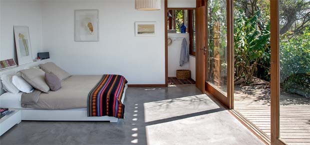 Casa em Búzios: pequena, toda aberta e ventilada