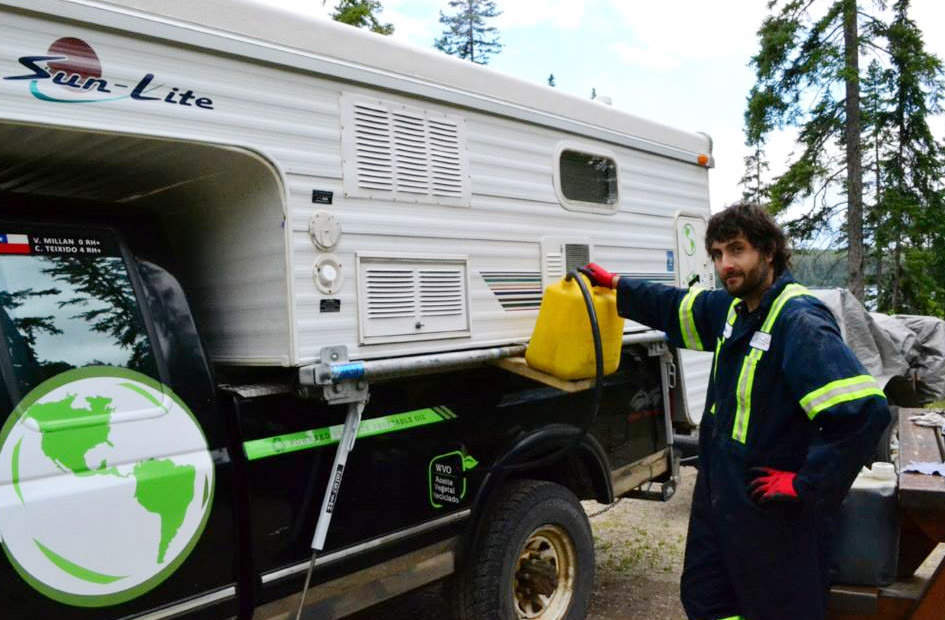 casal-viaja-do-alasca-ate-a-patagonia-em-carro-que-usa-oleo-de-cozinha-como-combustivel