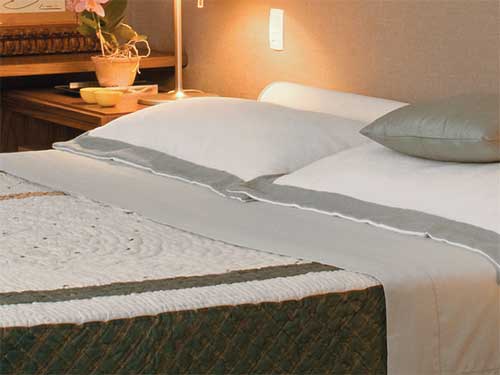 O grande atrativo nesta disposi&ccedil;&atilde;o &eacute; a colcha de retalhos de tecido indian...