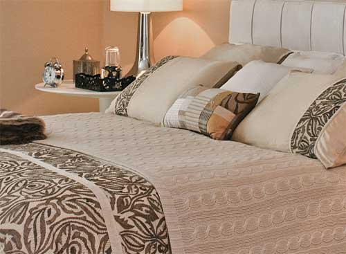 Veio de Nova York o enxoval com grife, que acentua o charme do lugar. Assinad...