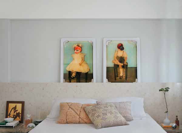 O quarto projetado por Patrícia Martinez traz duas obras de Rochelle Costi (...