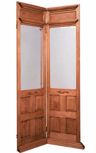 Espelho e cacheta formam a pe&ccedil;a da Blue Gardenia (1 x 2 m). Vale 2,7 mil rea...