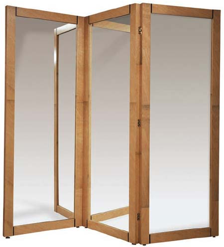 Raiz de oliveira e espelhos na pe&ccedil;a de Silvio Oppenheim (2,40 x 2,10 m). Por...