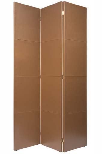 Com 1,80 x 2 m, a pe&ccedil;a revestida de couro do Emp&oacute;rio Beraldin vale 6 208 re...