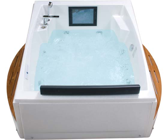 Com produ&ccedil;&atilde;o anual limitada, a luxuosa banheira Maiorca, da Astra, vem com ...