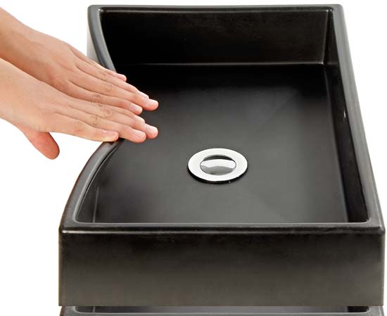 Segundo o fabricante Japi, a cuba Las Vegas &eacute; flex&iacute;vel e, por isso, inquebr...