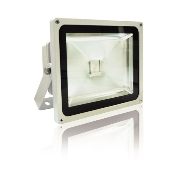 O Refletor de Led de 30 watts, da FLC, proporciona iluminação de alto brilh...