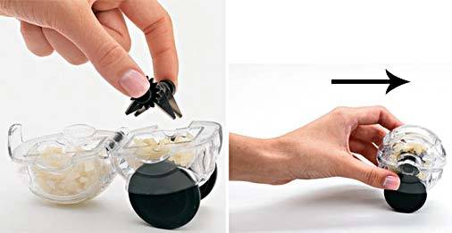 O Garlic Zoom promete agilidade, precis&atilde;o e m&atilde;os limpas na hora de triturar o alho. Tudo por causa de seu design inovador: um carrinho de pl&aacute;stico com l&acirc;minas internas remov&iacute;veis para lavagem. Basta colocar o dente dentro dele e girar suas rodas de borracha sobre qualquer superf&iacute;cie. Por R$ 47,30, na Pepper (11 3037-0333).
