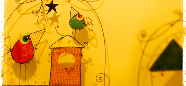 craft-design-cobrimos-a-feira-com-um-iphone-numa-mao-e-o-bloquinho-na-outra_f