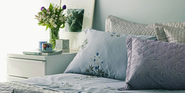 Enxoval de primavera: roupas de cama e banho em tons suaves