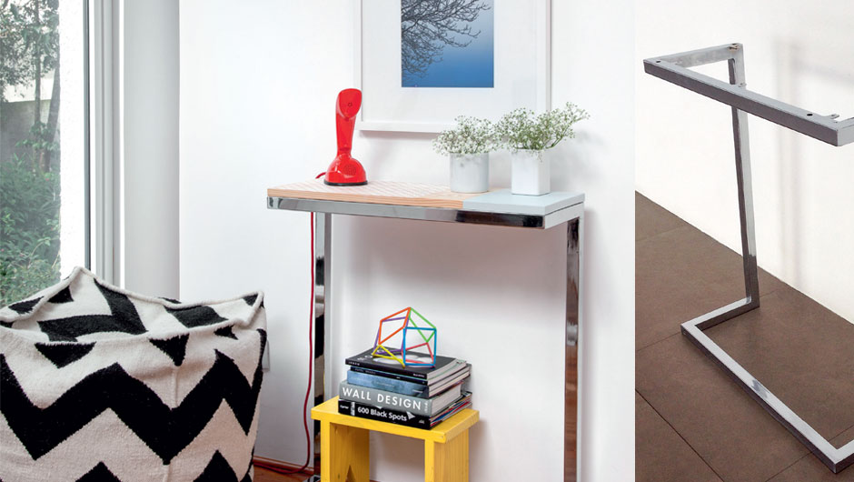 Estrutura de metal achada na rua vira aparador com tampo estampado