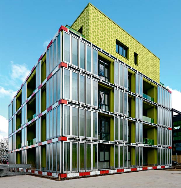 Fachada com microalgas geram energia em prédio alemão