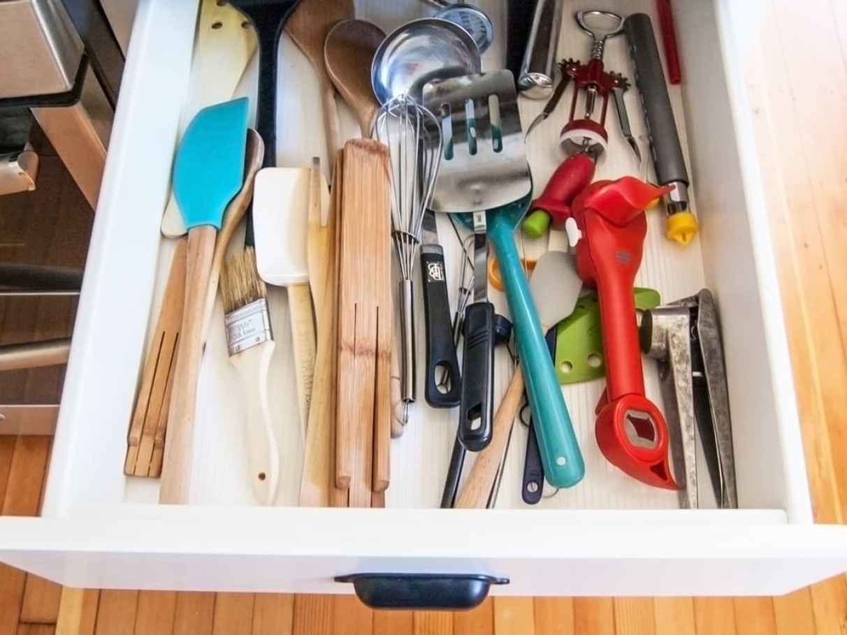 DIY: Faça essa divisória e nunca mais arrum... | CASA.COM.BR
