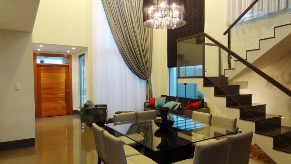 Casa em condomínio do Mato Grosso do Sul esbanja sofisticação