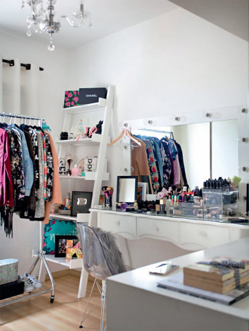 O closet da vlogger de beleza Karol Pinheiro