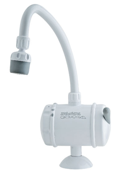 O monocomando elétrico da Corona aquece a água. Reúne arejador, abertura de ¼ de volta e corpo articulável. De ABS. Comprafacil.com , R$ 99 O monocomando elétrico da Corona aquece a água. Reúne arejador, abertura de ¼ de volta e corpo articulável. De ABS. Comprafacil.com , R$ 99
