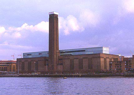 A galeria Tate Modern, em Londres, foi projetada pelo escritório Herzog e De...