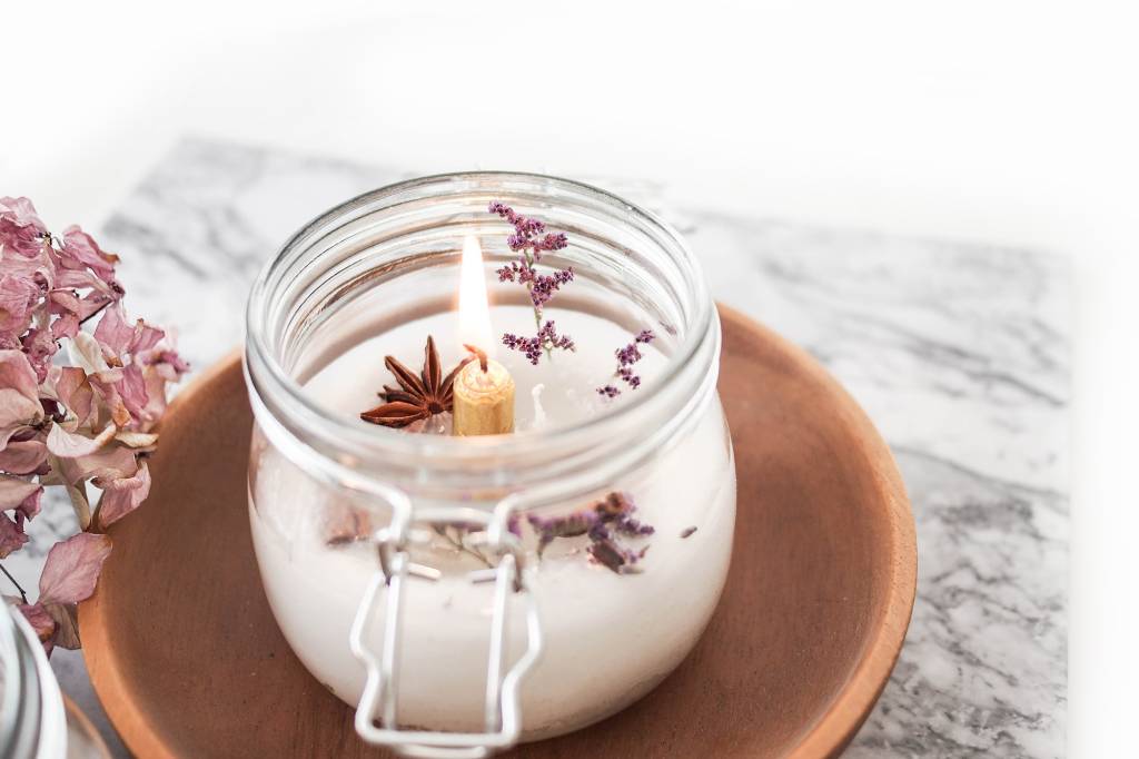 Aprenda a fazer velas aromatizadas