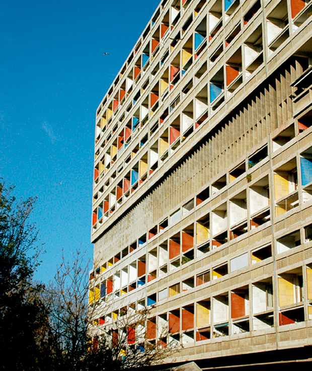 02-predio-desenhado-por-le-corbusier-e-aberto-ao-publico