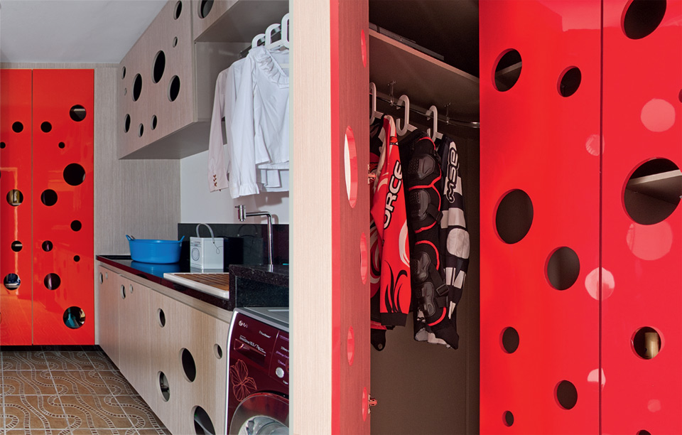 Quatro lavanderias com boas bancadas e materiais resistentes | CASA.COM.BR