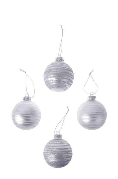 Conjunto com 4 bolas prateadas por R,99.