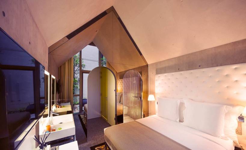 3-hotel-assinado-por-philippe-starck-em-cingapura-proporciona-uma-nova-experiencia