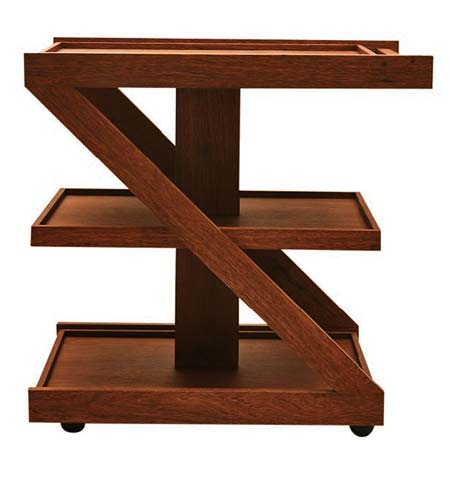 O carrinho Zeta (80 x 49 x 80 cm) oferece v&aacute;rios acabamentos. Assinado por R...