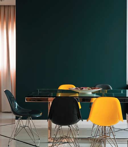 Na reforma desta sala, o designer de interiores Moreno, de S&atilde;o Paulo, tinha ...