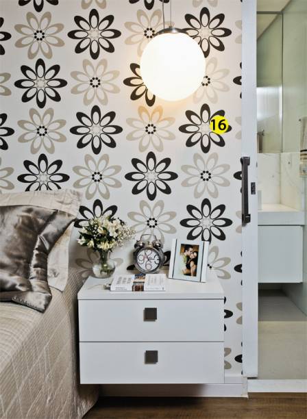 Quarto 3. 16. A porta de correr otimiza espaço e integra o quarto ao banheiro.
