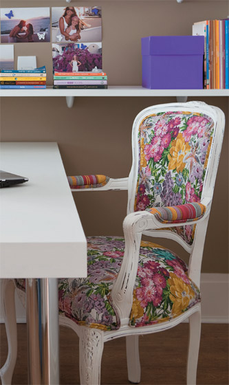 cadeira com estampa floral