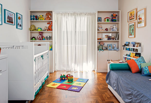 destaque-quarto-de-bebe-colorido-e-repleto-de-acessorios-descolados