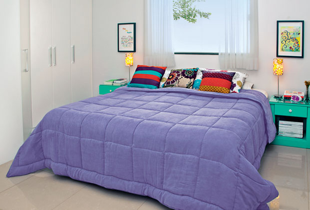 destaque-quarto-ganha-cor-conforto-e-rack-criado-pela-moradora