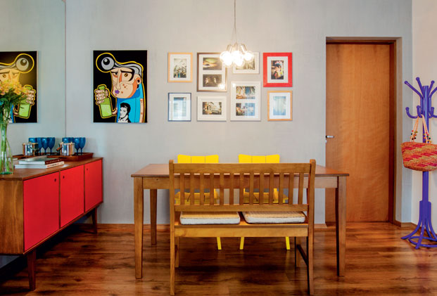 destaque-sala-de-jantar-colorida-e-com-quadros-e-ilustracoes-na-parede
