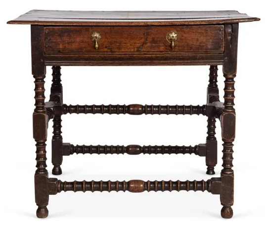 English Turned-Leg Side Table, vendida por 2225 dólares