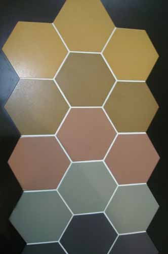 A Villagres lançou a linha de porcelanato Tecnovilla na Revestir. Favaro gos...