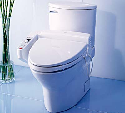 Assento t&eacute;rmico Chloe Washlet SW824, da Toto Brasil. Substitui bidet e a duc...