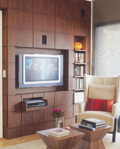 A estante tem 25 cm de profundidade.