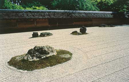 No Templo Ryonji, o mais famoso jardim do país