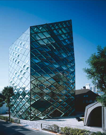 A loja da Prada: como um grande cristal