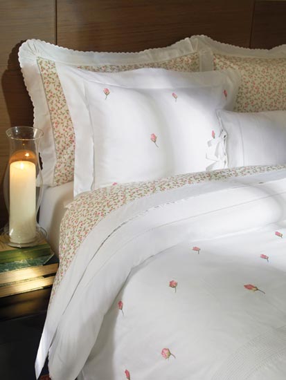 Na loja de f&aacute;brica da MMartan, produtos para cama, mesa e banho entram e sae...