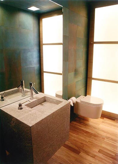 O lavabo Ateliê de Jóias é o vencedor da categoria Comercial. As paredes e...