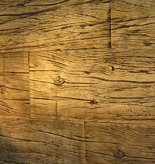 A incrível aparência de madeira dessa peça da linha Ecomarmo chamava aten�...