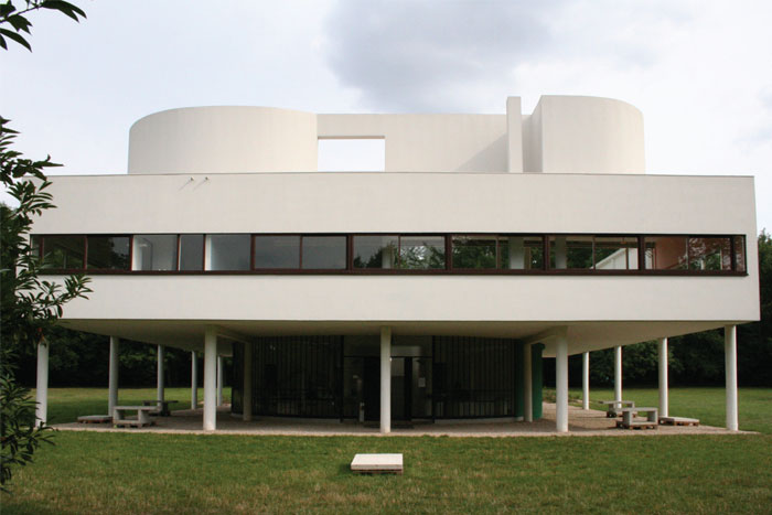 Villa Savoeye, de Le Corbusier, um exemplo da arquitetura modernista, hoje qu...