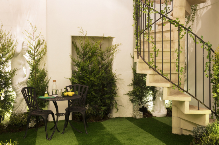 2-airbnb-e-pantone-fazem-parceria-e-criam-casa-com-lindos-jardins